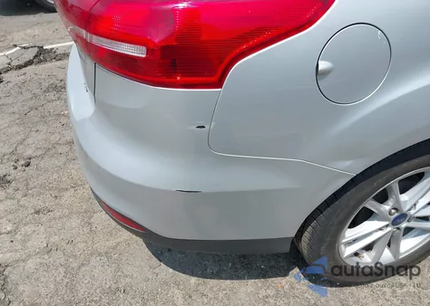 2018 Ford Focus Se из США, поврежденный, VIN 1FADP3F28JL318221